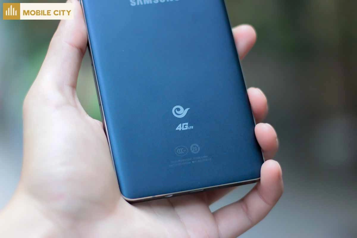 Thiết kế Samsung Galaxy A7 2015