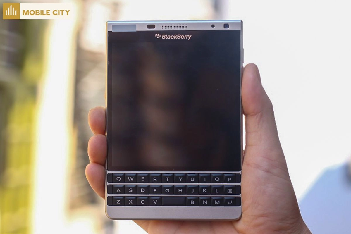 Thiết kế BlackBerry Passport Silver Edition hoàn thiện hơn so với bản tiền nhiệm