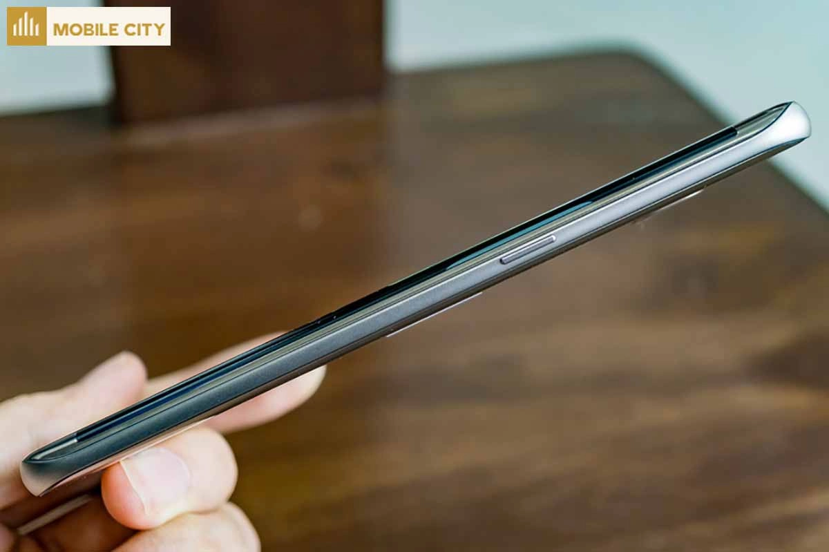 Samsung S7 Edge ra mắt với nhiều tình năng mới 