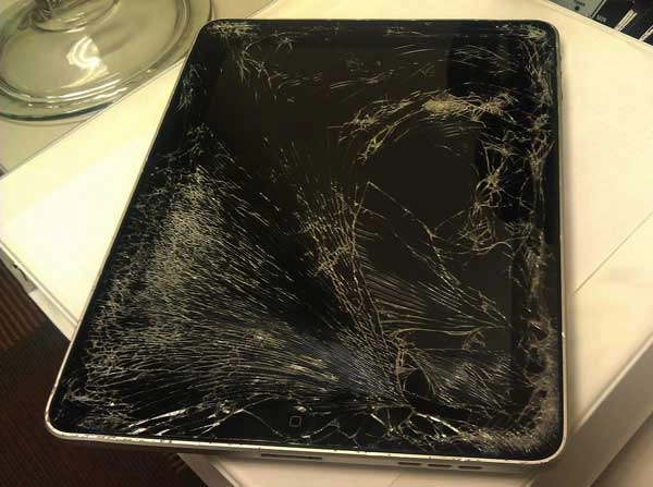 thay mặt kính iPad Mini bị vứt vỡ