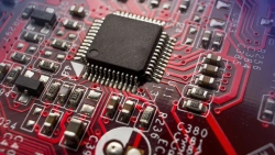 processor-chip-on-circuitboard_800x450