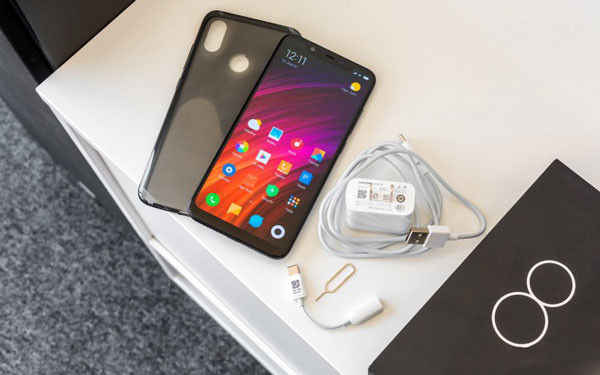 hinh-anh-xiaomi-mi-8