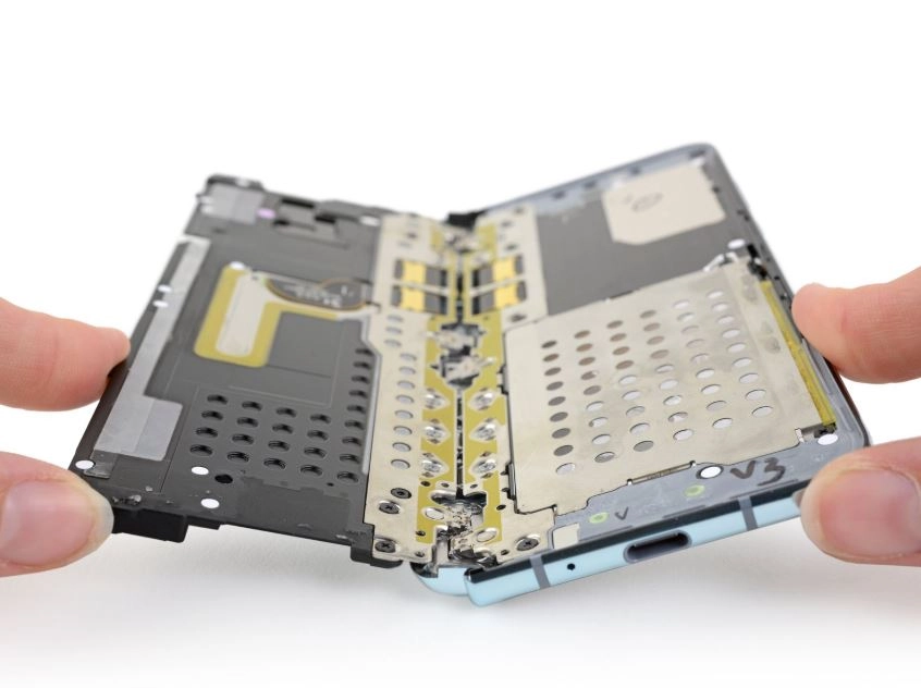Samsung Galaxy Fold qua bài test của iFixit- đang gặp lỗi lớn