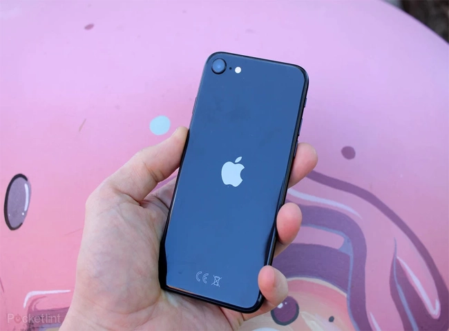 Đánh giá pin iPhone SE 2022: Dung lượng khiêm tốn 2018 mAh liệu có đủ dùng?
