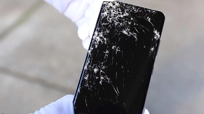 Màn hình Samsung Galaxy S21 Plus bị vỡ