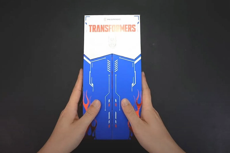 red-magic-7-pro-transformers-optimus-prime-01