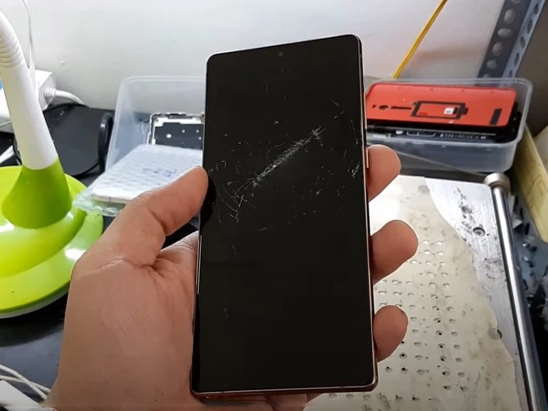 thay-minh-hinh-samsung-galaxy-note-20-1