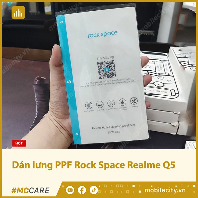 dan-lung-ppf-rock-space-realme-q5-khung
