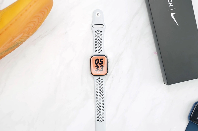 apple-watch-nike-series-7-gps-41mm-5