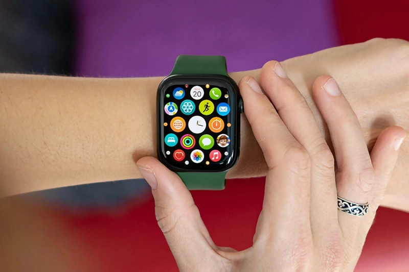 so-sanh-apple-watch-series-7-vs-apple-watch-se-6