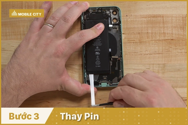 Thay Pin iPhone 11
