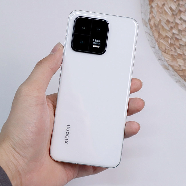 Điện thoại Xiaomi 13 (Giá rẻ hơn 8tr)
