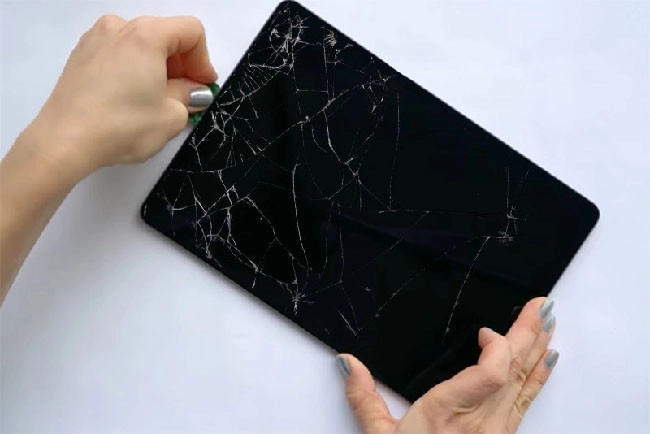 Phân biệt giữa iPad vỡ màn và vỡ kính