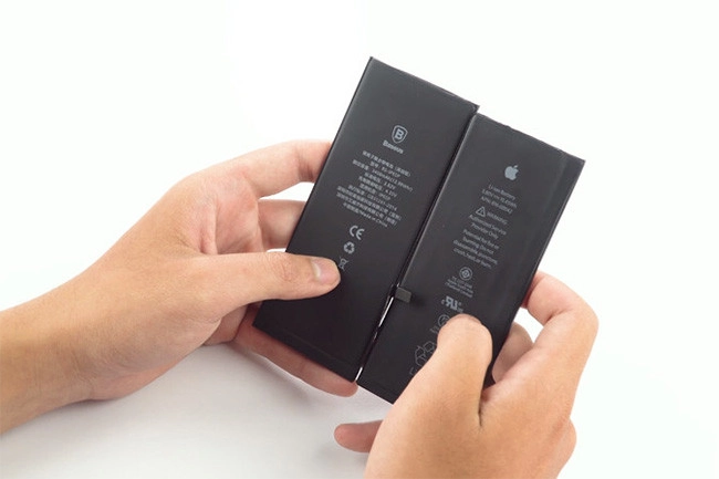 Pin Baseus có kích thước bằng với Pin zin của iPhone