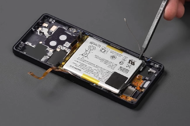 Thay Pin điện thoại Sony có bị mất dữ liệu hay không?