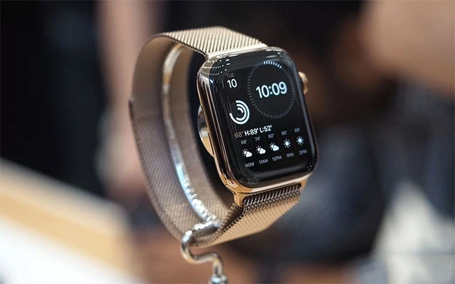 Bạn có thể đổi hình nền mặt đồng hồ Galaxy Watch4 Series từ Bộ sưu tập điện  thoại