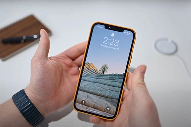 Nguyên nhân iPhone hết pin và sạc không lên nguồn