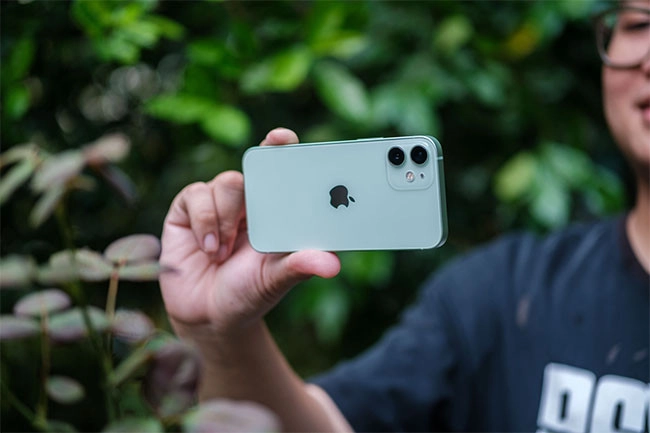 Hướng dẫn khắc phục lỗi Camera iPhone 12 mini