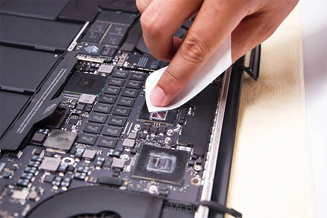 Nguyên nhân Macbook Pro 2014 bị hỏng nguồn