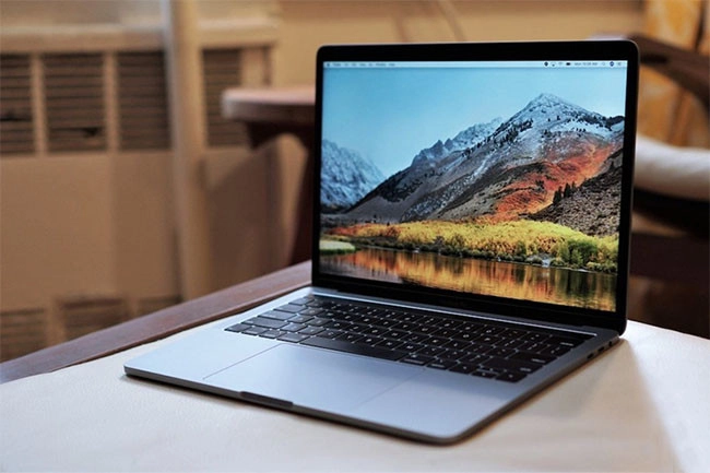 Dấu hiệu cần sửa nguồn cho Macbook Pro 2018