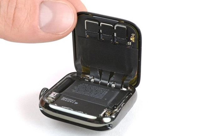 Thay Pin có làm mất chống nước của Apple Watch Series 5 không?