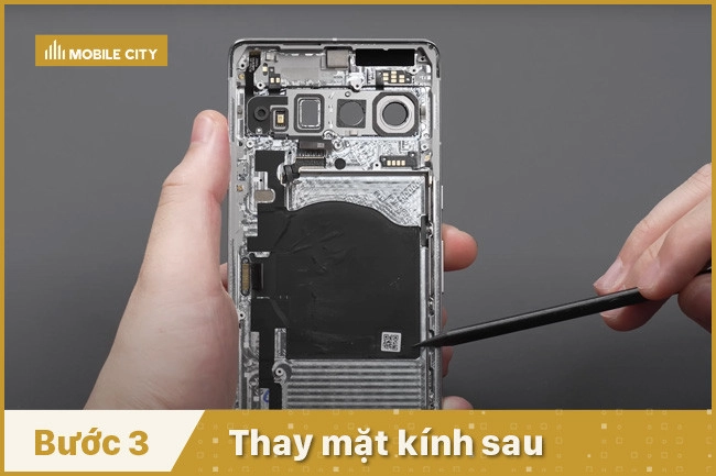 Thay mặt kính sau