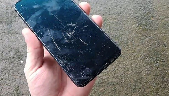 Phân biệt điện thoại bị vỡ mặt kính và hỏng màn hình