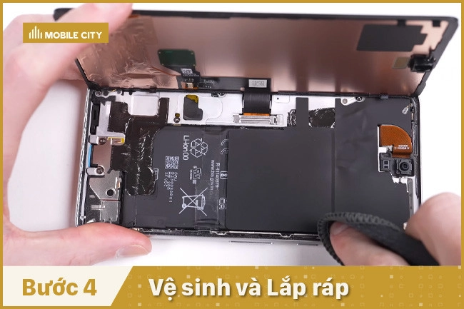 thay-mat-kinh-sau-google-pixel-7-ve-sinh-lap-rap