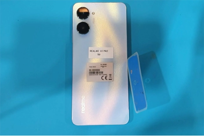  thay-nap-lung-realme-10-pro-dau-hieu-can-thay-nap-lung-realme-10-pro