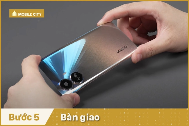 thay-pin-realme-10-pro-ban-giao