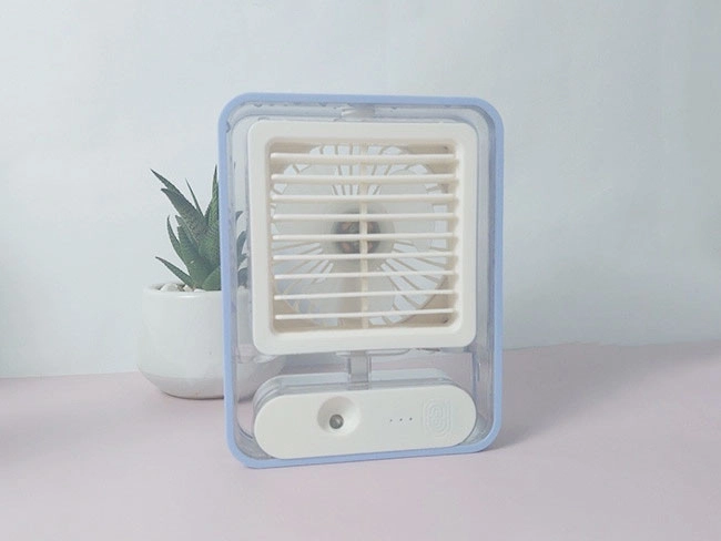 danh-gia-quat-tich-dien-phun-suong-300ml-mini-fan12