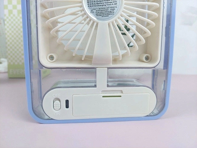 danh-gia-quat-tich-dien-phun-suong-300ml-mini-fan15