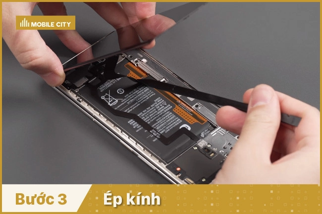 ep-kinh-xiaomi-mix-fold-2-ep-kinh