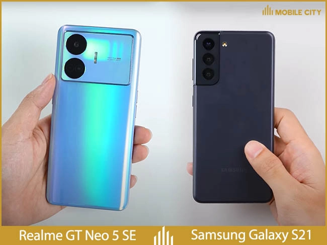  realme-gt-neo-5-se-cu-so-sanh-galaxy-s21-03