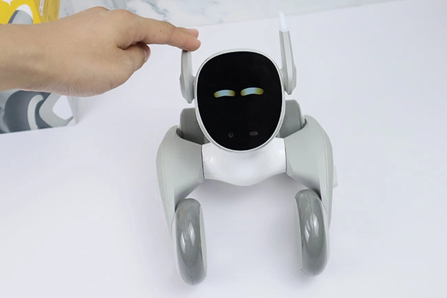 robot-thu-cung-thong-minh-loona-the-petbot25