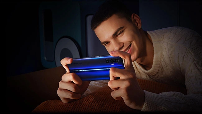 Màn hình rộng của Tecno Pova Neo 3 thiết kế đặc biệt phù hợp với tính năng gaming