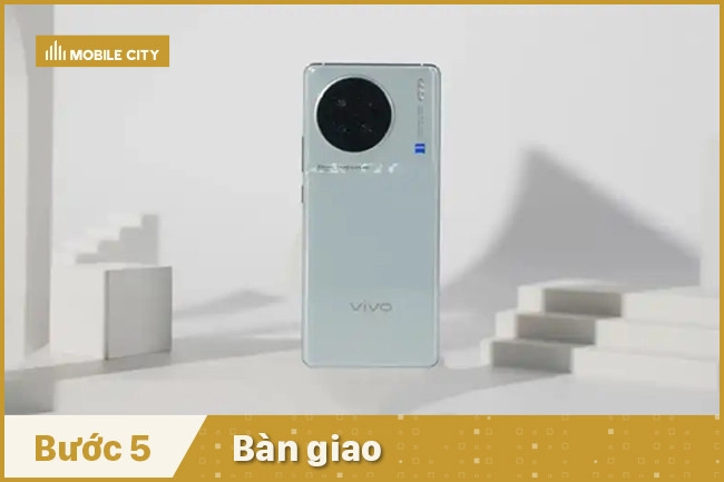 thay-kinh-lung-thay-mat-kinh-sau-vivo-x90s-ban-giao