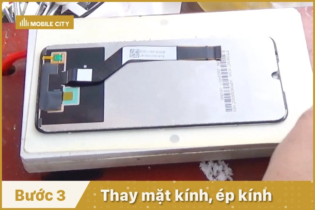 thay-mat-kinh-cam-ung-xiaomi-redmi-note-7-ep-kinh