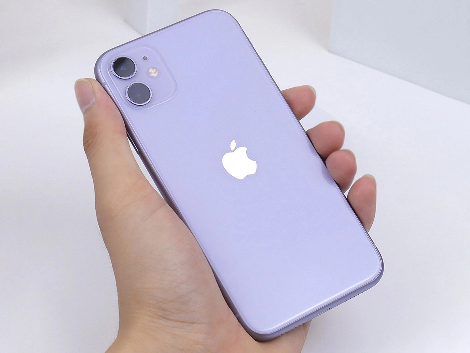 Cận cảnh iPhone 14 Pro Max màu tím đẹp 'u mê' dành cho fan tím mộng mơ