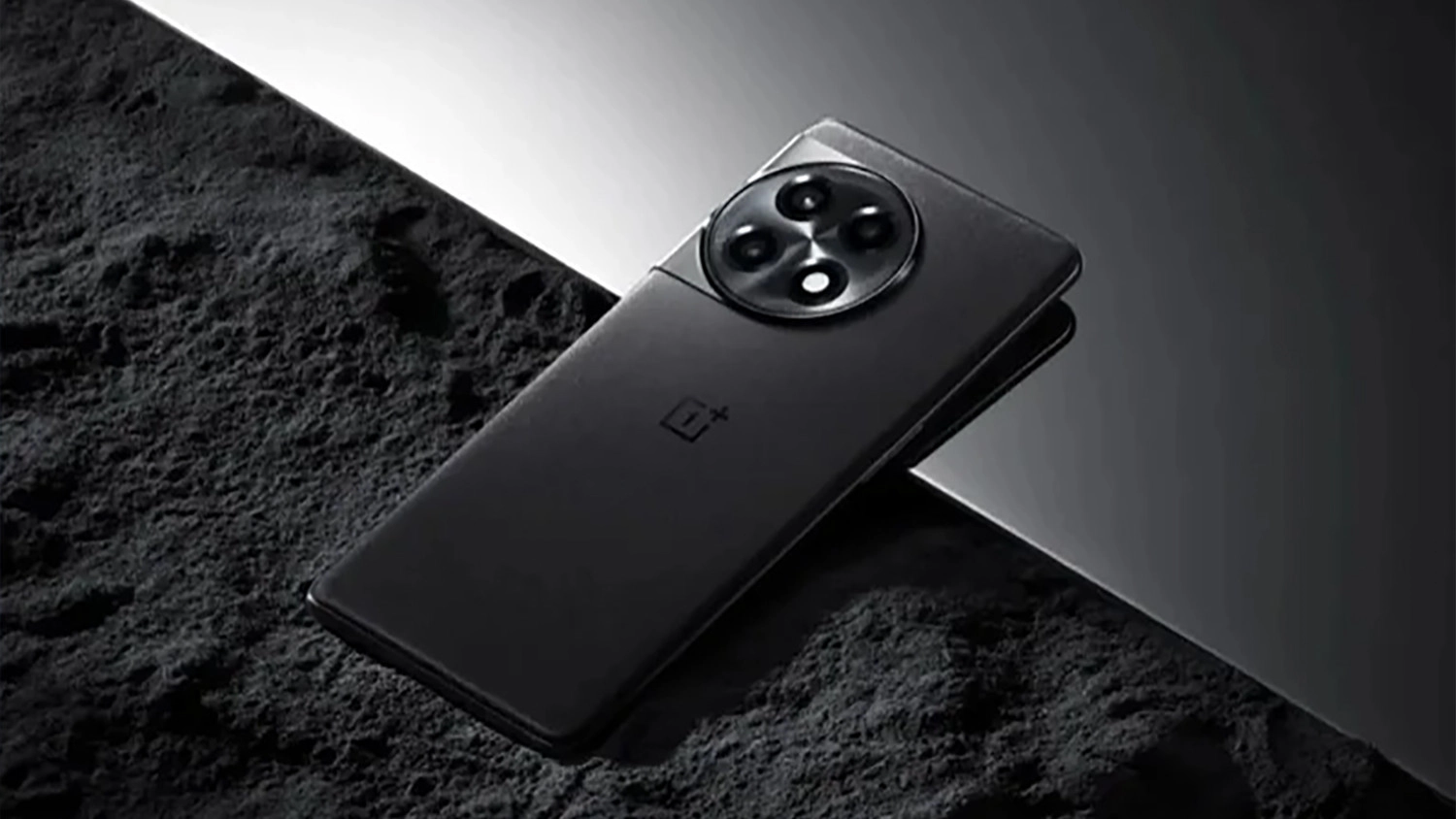 thay-kinh-lung-thay-mat-kinh-sau-oneplus-ace-2-pro-co-thay