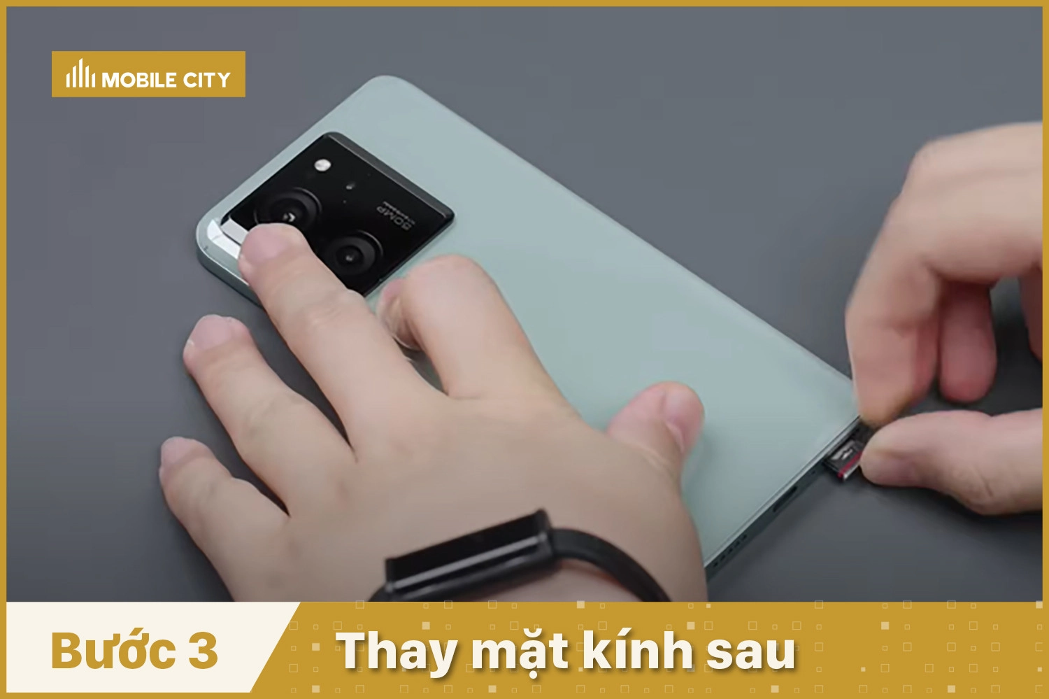 thay-kinh-lung-thay-mat-kinh-sau-xiaomi-redmi-k60-ultra-thay