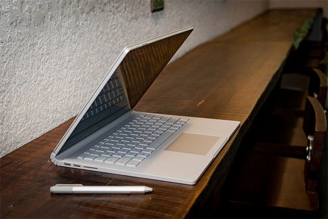 Dấu hiệu cần thay Pin cho Surface Book 1