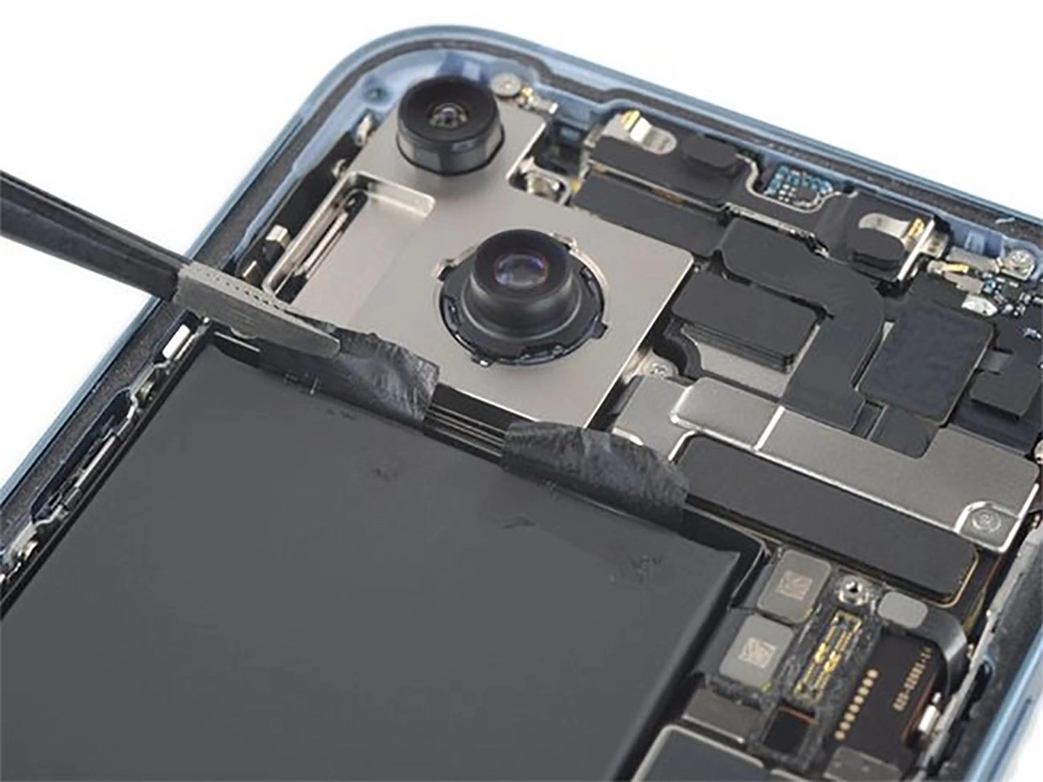 Nguyên nhân hỏng pin trên iPhone 15