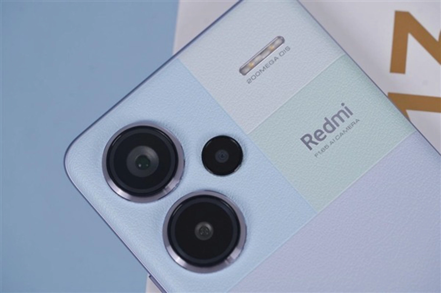  tren-tay-redmi-note-13-pro-plus-camera-200mp