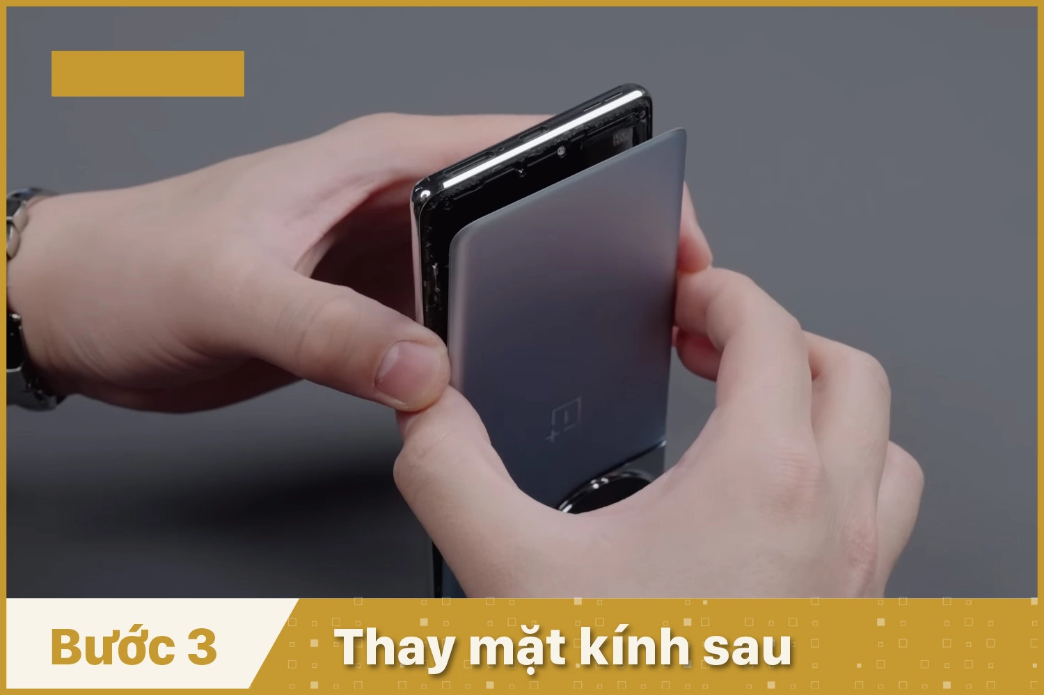 thay-kinh-lung-thay-mat-kinh-sau-oneplus-11r-thay-mks