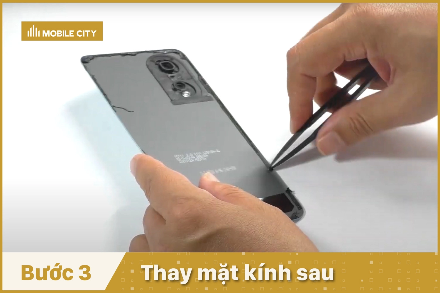 Thay mặt kính sau