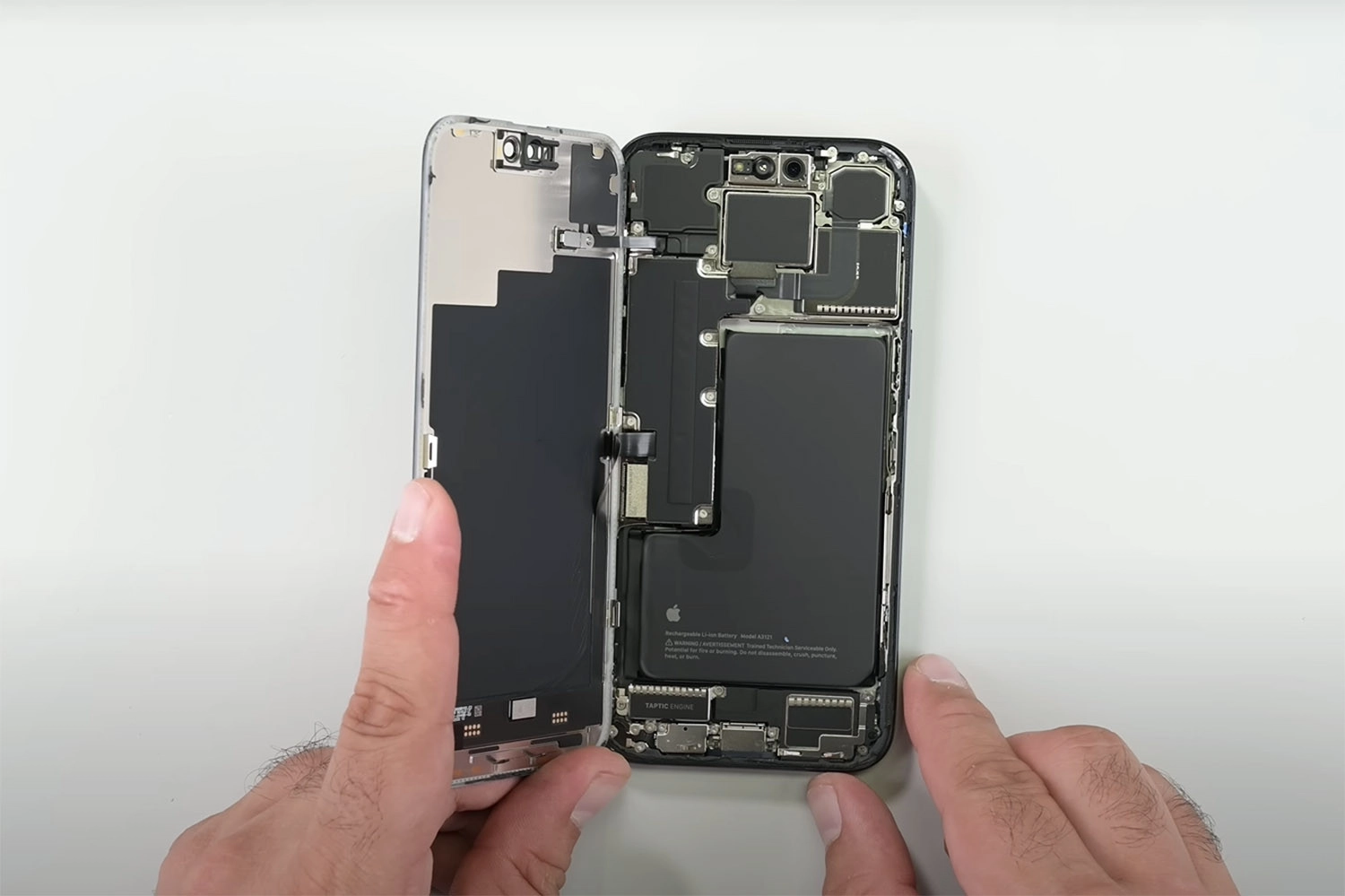 Nguyên nhân làm hỏng khung sườn, vỏ iPhone 15 Pro Max