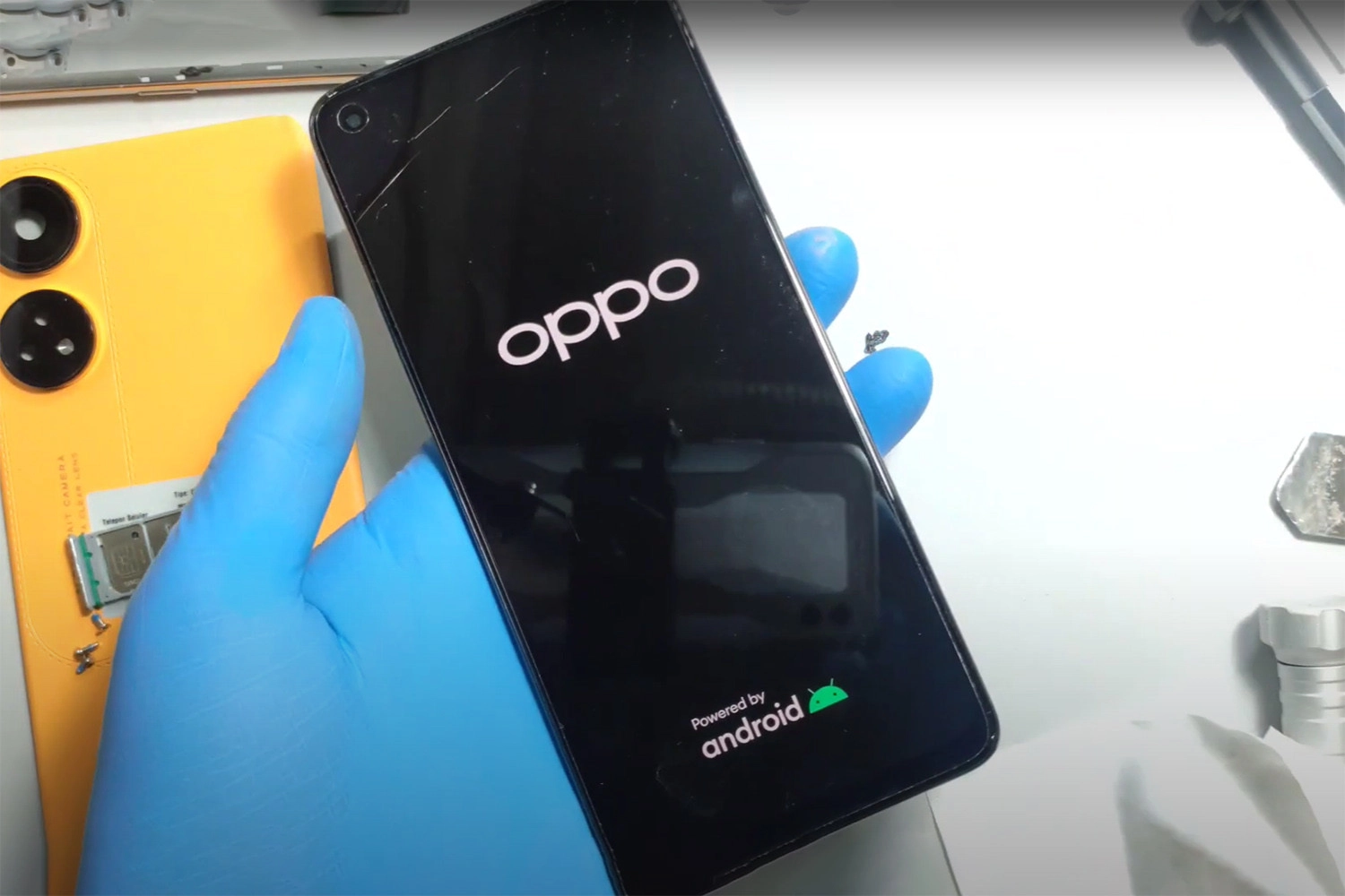 Dấu hiệu cần thay nguồn mới cho OPPO Reno8 T