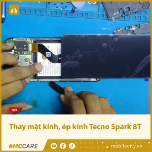 thay-mat-kinh-ep-kinh-tecno-spark-8t-avata