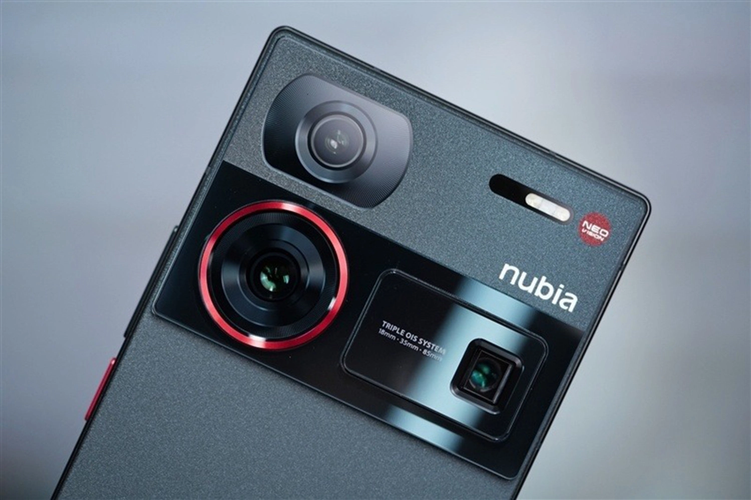 mo-hop-nubia-z60-ultra-camera